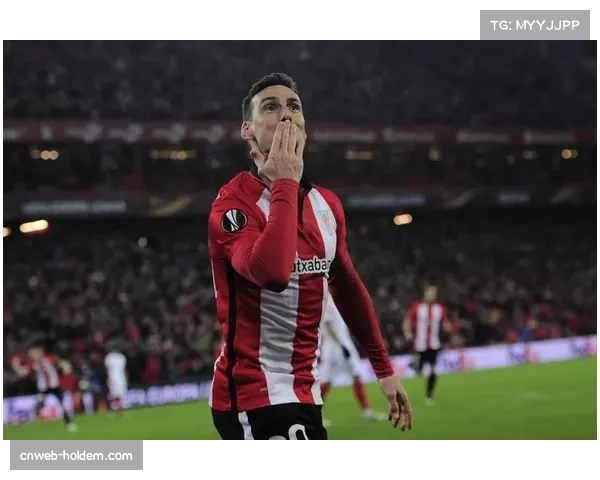 通讯：雨战中的皮斯胡安，塞维利亚球迷在落后时仍高唱队歌